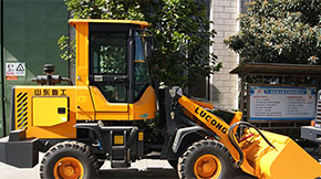 有機肥設備鏟車翻拋機的使用說明