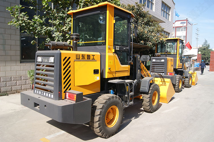 有機肥發酵翻堆機怎么進行日常維護保養?