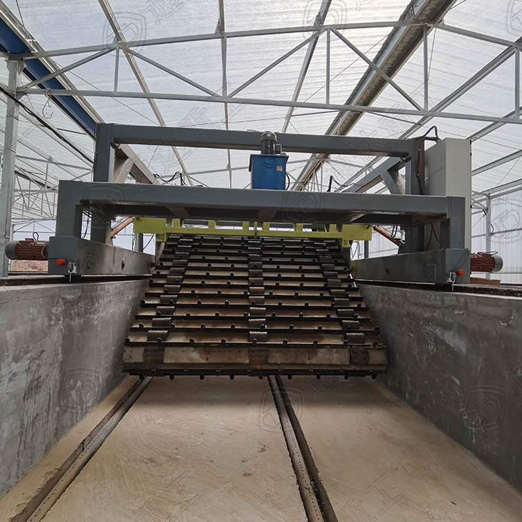 有機肥發酵設備鏈板翻堆機的使用方法