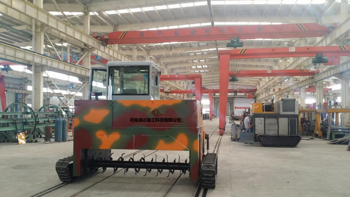 為何履帶式有機肥翻拋機異軍突起?